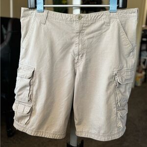 Men’s Lee Dungarees Khaki Cargo Shorts Waist Size 40